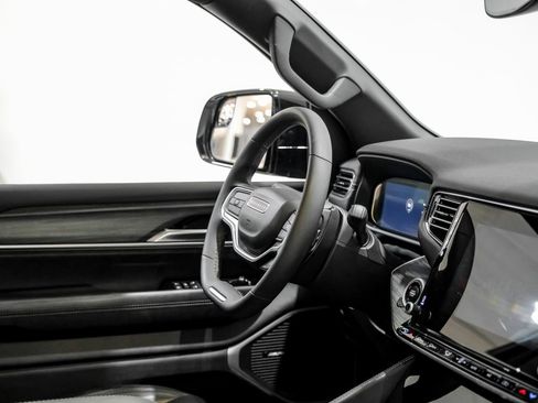 Used 2023 Jeep Wagoneer Series II image 12