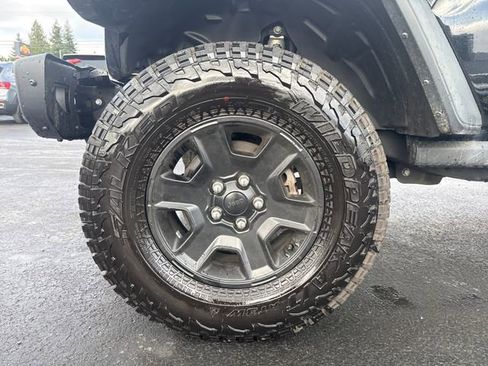 Used 2022 Jeep Gladiator Rubicon w/ Cold Weather Group image 25