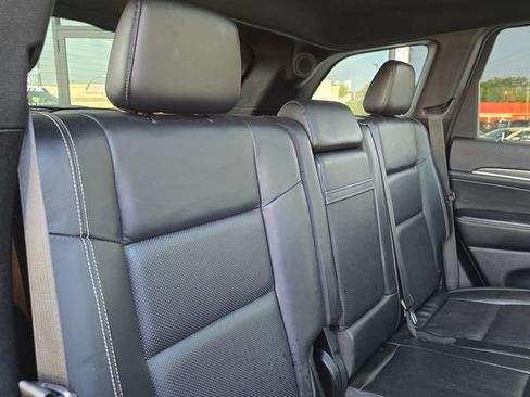 Used 2016 Jeep Grand Cherokee Limited w/ Luxury Group II AWD/4WD image 39