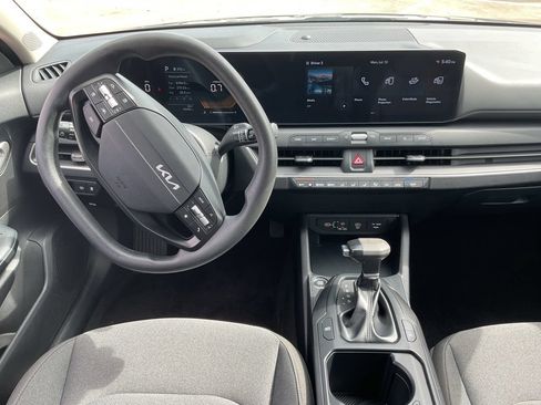 Used 2025 Kia K4 FWD image 13