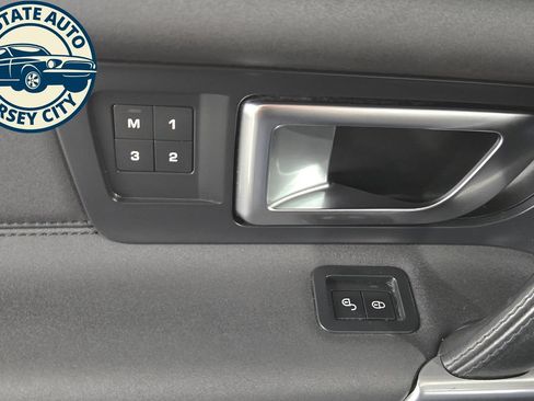 Used 2019 Land Rover Discovery Sport HSE AWD/4WD image 23