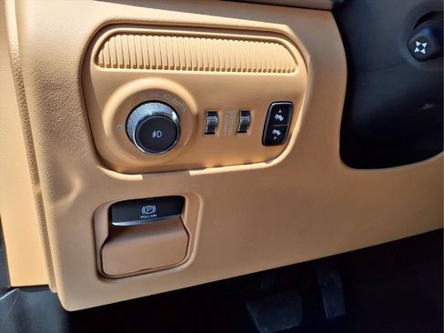 Used 2022 Jeep Grand Wagoneer Series III w/ Rear Seat Video Group 1 AWD/4WD image 15