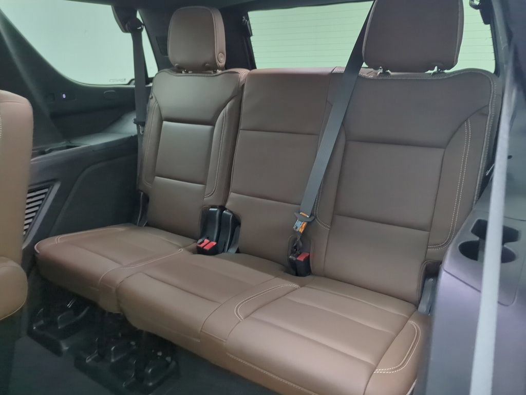 Used 2023 Chevrolet Tahoe High Country AWD/4WD image 32