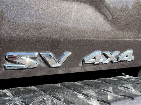 Used 2018 Nissan Titan SV image 10