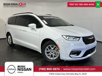 Used 2022 Chrysler Pacifica Touring-L