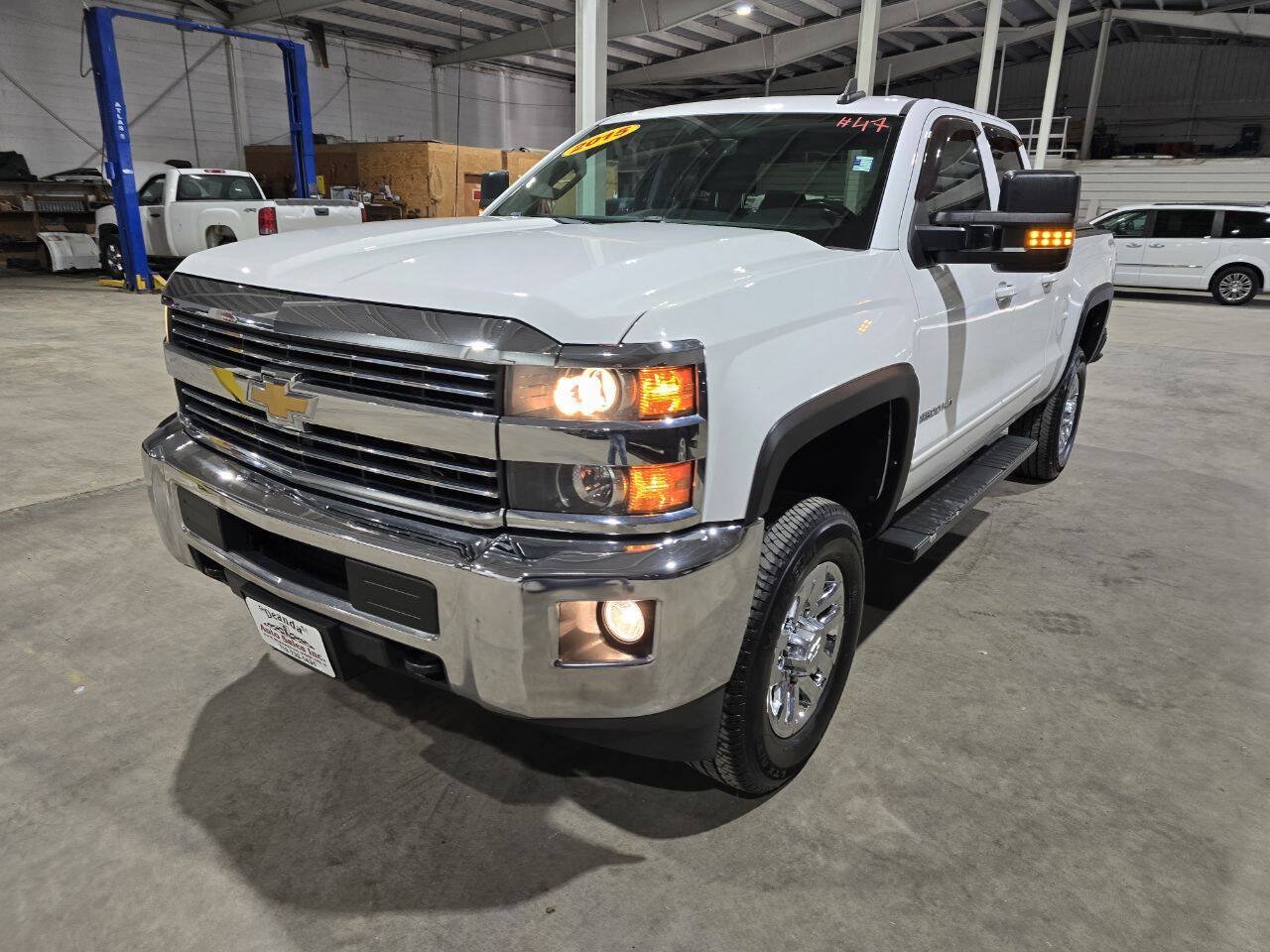 Used 2015 Chevrolet Silverado 2500 LT w/ LT Convenience Package AWD/4WD image 3