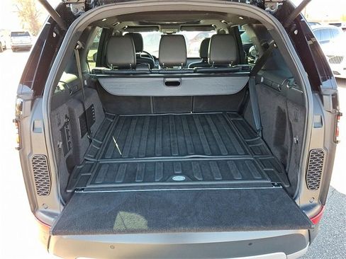 Used 2020 Land Rover Discovery HSE image 25