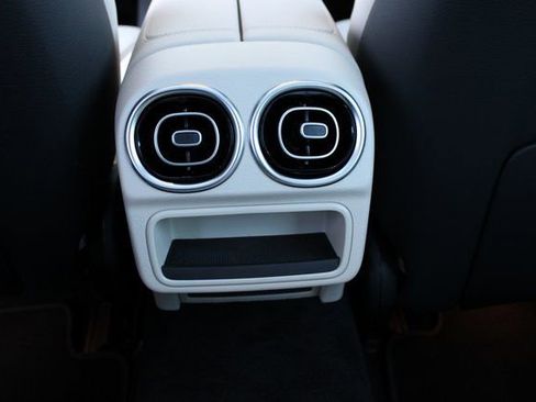 New 2025 Mercedes-Benz C 300 4MATIC Sedan image 36