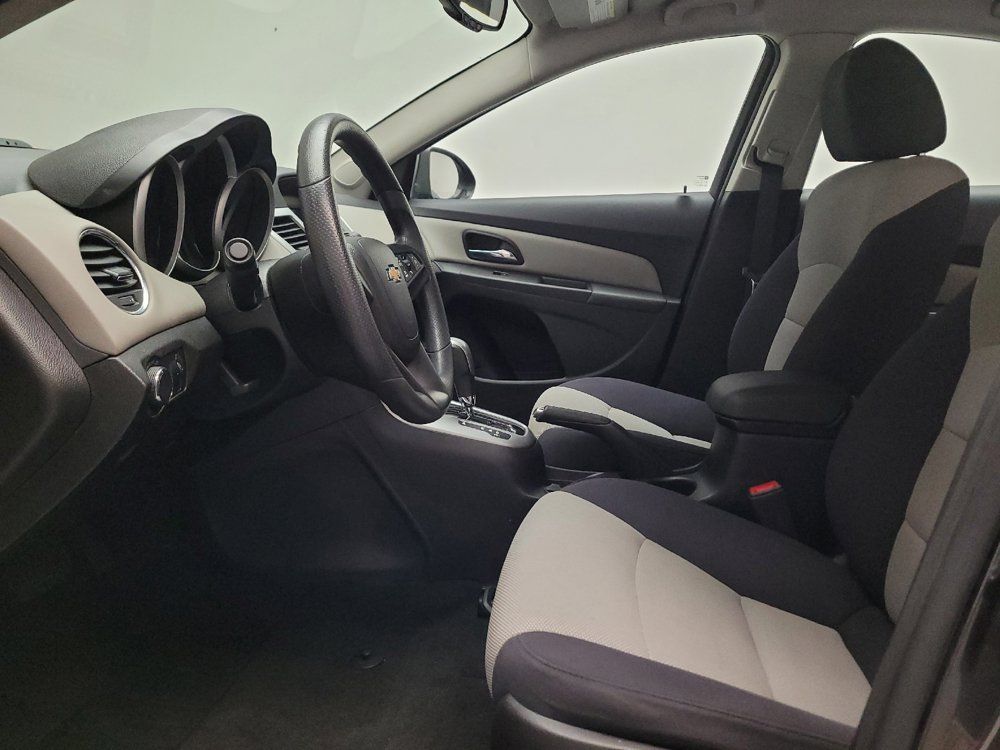 Used 2014 Chevrolet Cruze LS FWD image 17