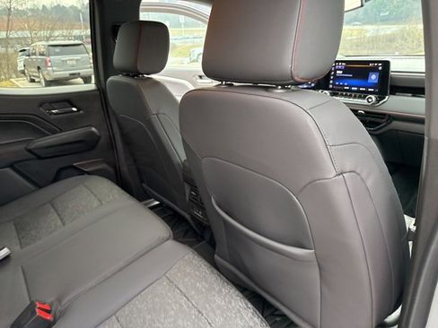 Used 2024 Chevrolet Colorado Z71 w/ Z71 Convenience Package 2 image 31