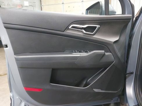 Used 2025 Kia Sportage LX image 26
