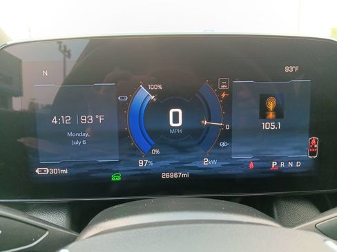 Used 2024 Chevrolet Equinox EV LT AWD/4WD image 16
