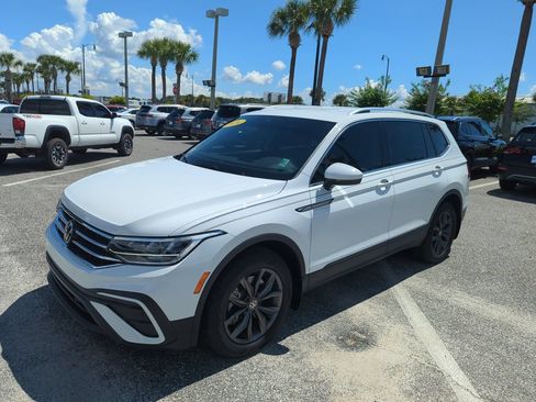 Used 2024 Volkswagen Tiguan SE FWD image 14