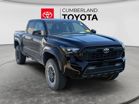Used 2025 Toyota Tacoma TRD Off-Road AWD/4WD image 1