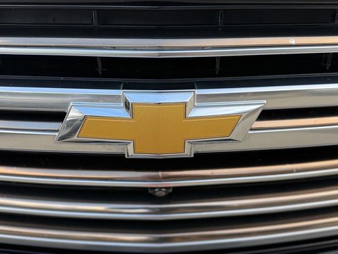 Used 2021 Chevrolet Suburban High Country image 10