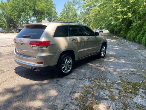 Used 2014 Jeep Grand Cherokee Summit AWD/4WD image 5