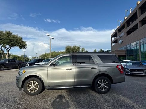 Used 2019 Ford Expedition XLT w/ Equipment Group 202A RWD image 2