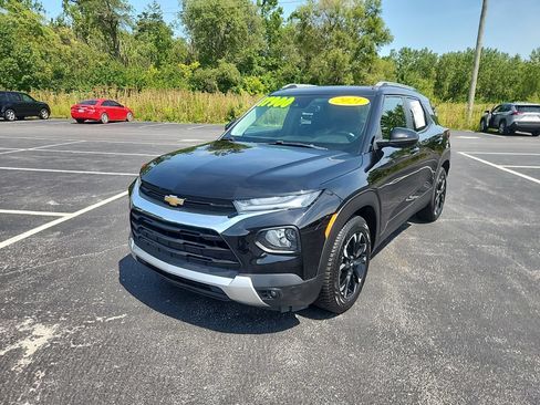 Used 2021 Chevrolet TrailBlazer LT w/ Sun and Liftgate Package FWD image 2