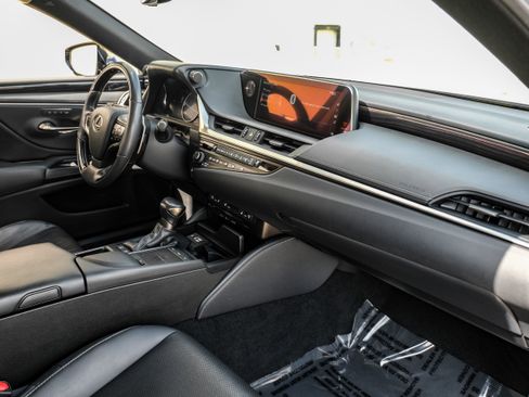 Used 2020 Lexus ES 300h w/ Premium Package FWD image 12
