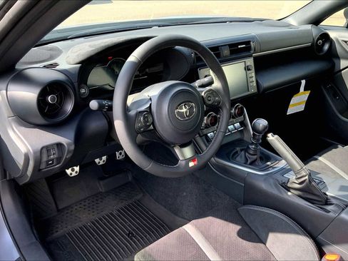 New 2025 Toyota GR86 Premium image 8