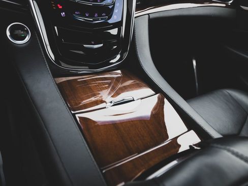 Used 2016 Cadillac Escalade ESV Luxury image 17