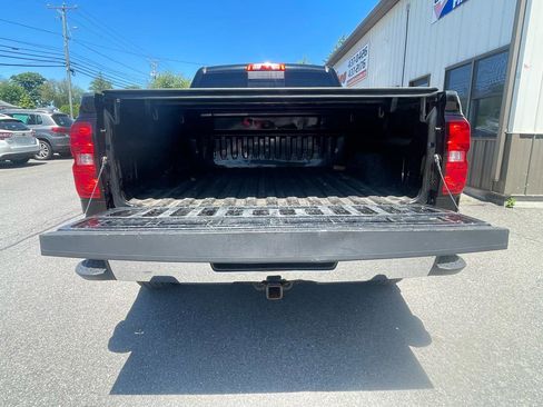 Used 2015 Chevrolet Silverado 1500 LTZ Z71 w/ LTZ Plus Package AWD/4WD image 8