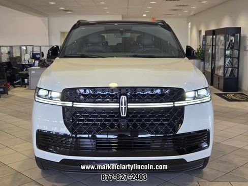 New 2026 Lincoln Navigator L Black Label AWD/4WD image 15