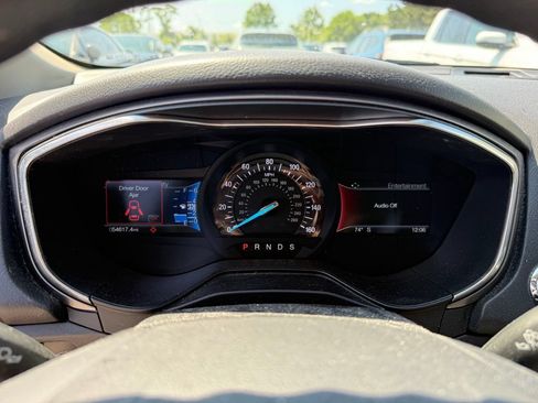 Used 2020 Ford Fusion SE AWD/4WD image 9