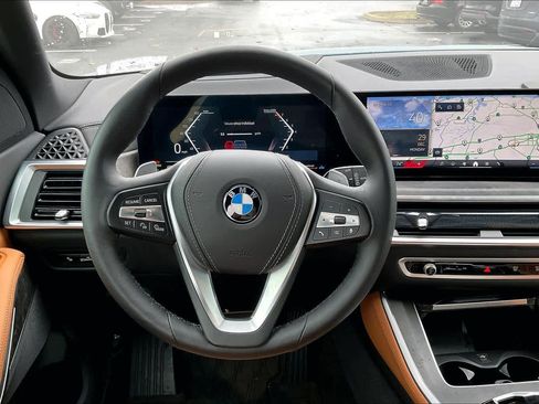 Used 2025 BMW X5 xDrive40i w/ Parking Assistance Package image 7