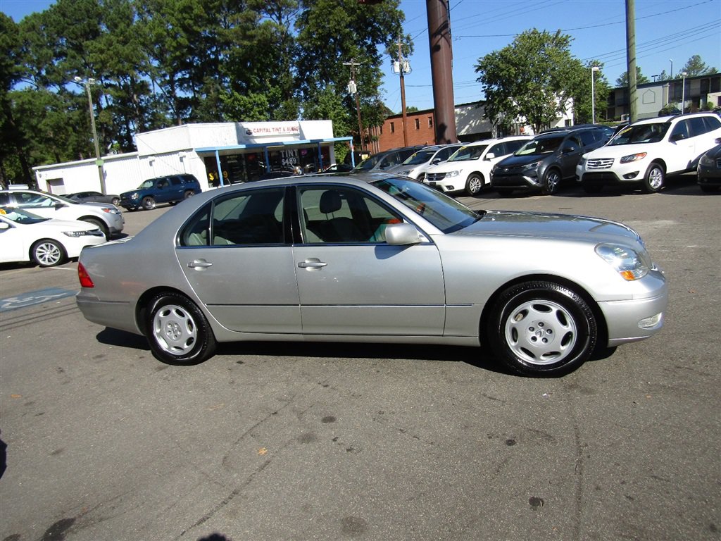 Used 2001 Lexus LS 430 RWD image 7
