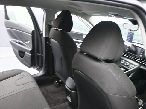 Certified 2024 Hyundai Elantra SE image 30