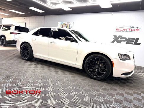 Used 2019 Chrysler 300 Touring w/ Sport Appearance Package RWD image 1