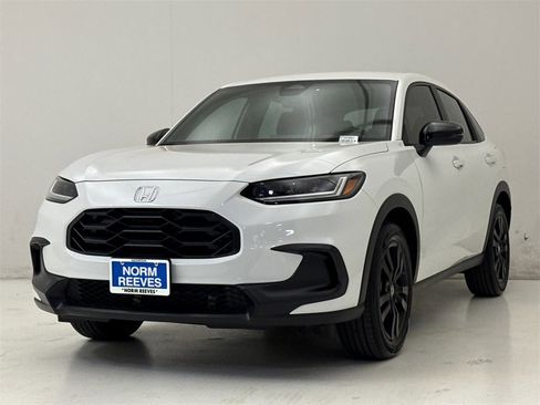 Certified 2026 Honda HR-V Sport image 2