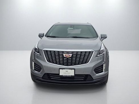 New 2026 Cadillac XT5 Luxury image 2