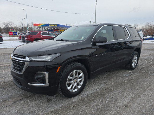 Used 2023 Chevrolet Traverse LS FWD image 2