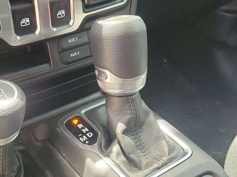Used 2021 Jeep Wrangler Sport AWD/4WD image 30