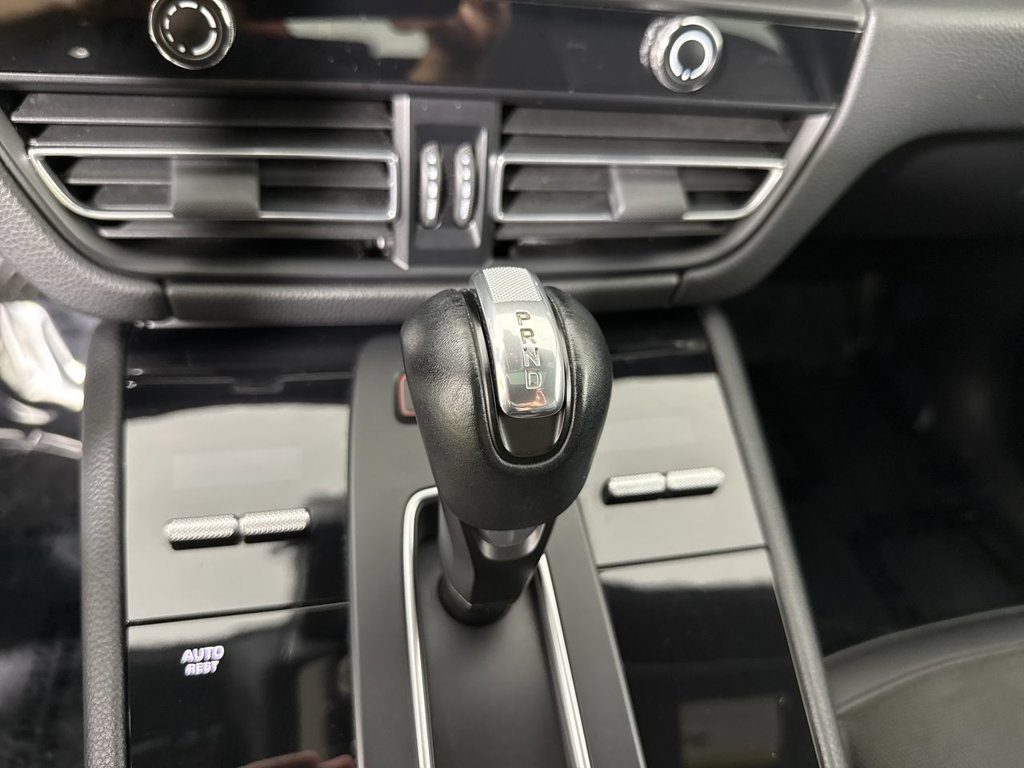 Certified 2022 Porsche Macan S AWD/4WD image 33