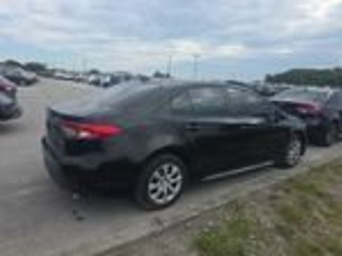 Used 2025 Toyota Corolla LE FWD image 8