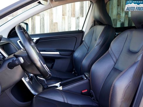 Used 2017 Volvo XC60 T5 Dynamic w/ Advanced Package image 13