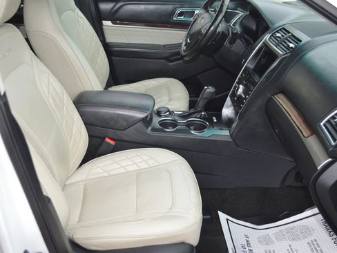 Used 2017 Ford Explorer Platinum AWD/4WD image 11