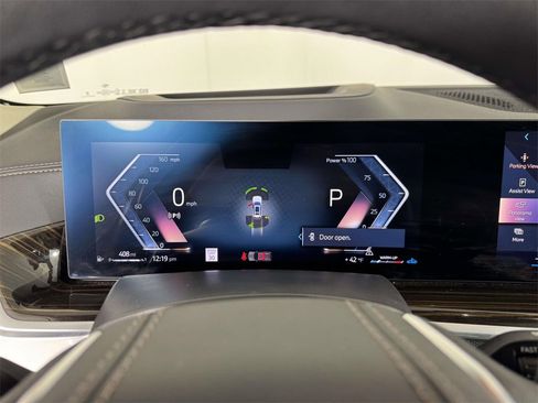 Used 2025 BMW X7 xDrive40i w/ Climate Comfort Package image 3