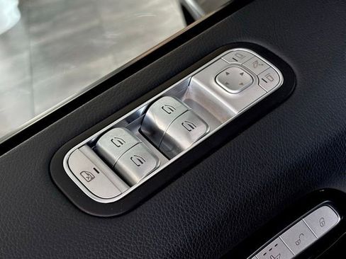 Used 2025 Mercedes-Benz G 550 image 16