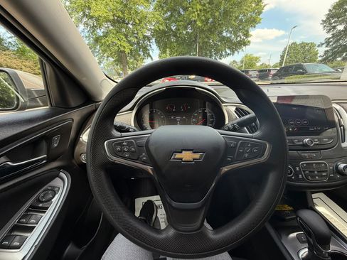 Used 2024 Chevrolet Malibu LT FWD image 20