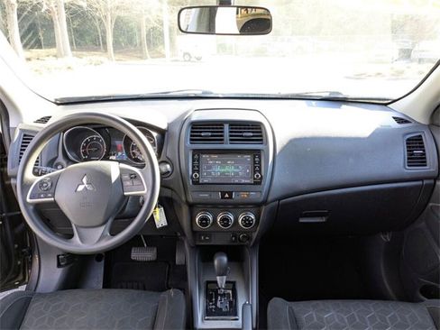 Used 2020 Mitsubishi Outlander Sport ES image 12