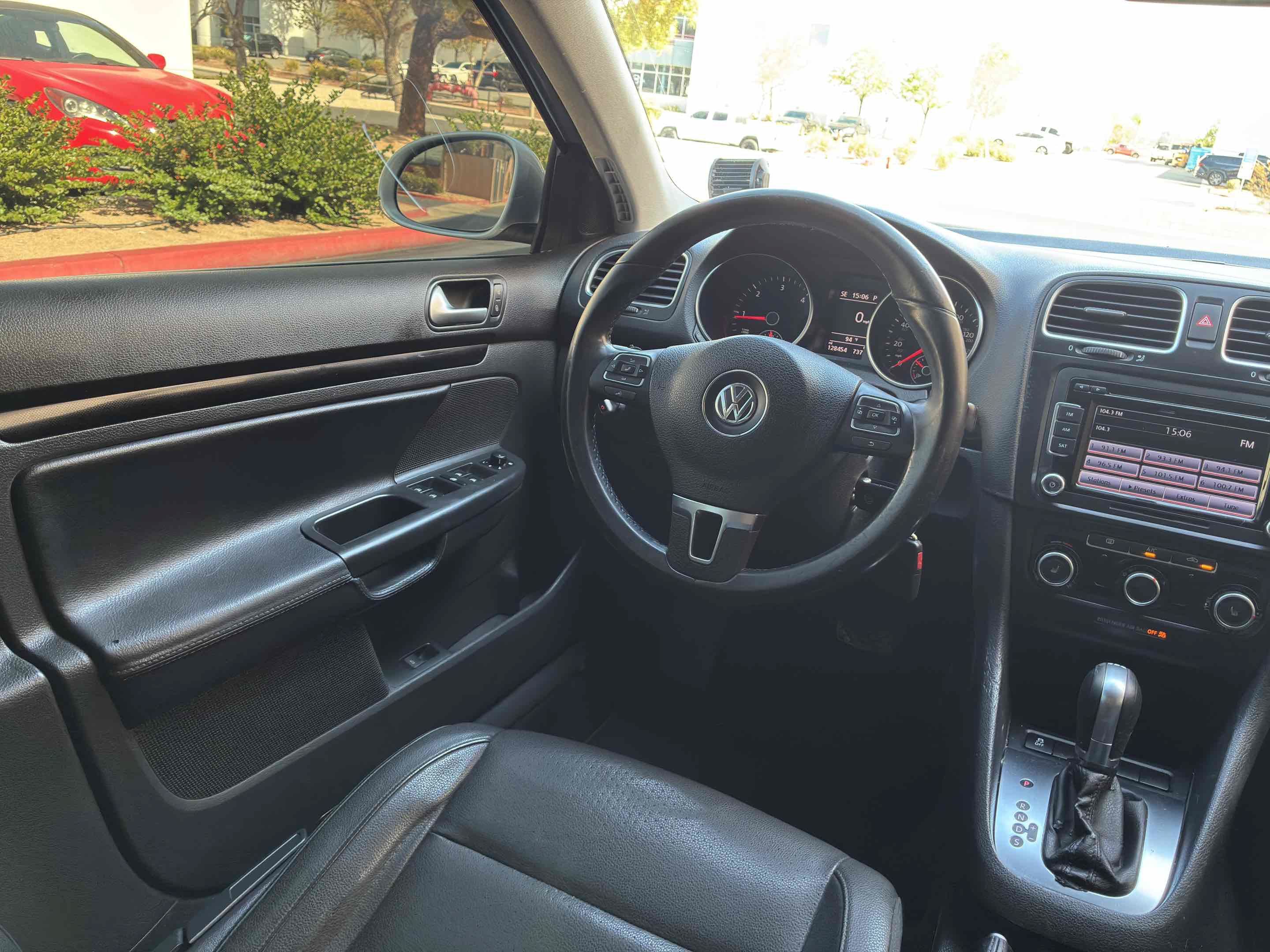 Used 2014 Volkswagen Jetta TDI FWD image 16
