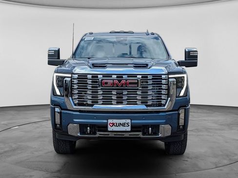 New 2026 GMC Sierra 3500 Denali w/ Denali Reserve Package AWD/4WD image 2