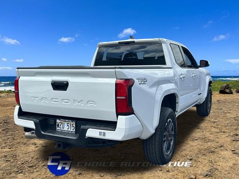 Used 2024 Toyota Tacoma TRD Sport image 7