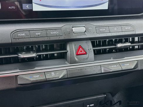 Certified 2025 Kia K4 EX FWD image 15
