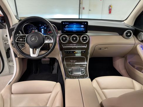 Used 2020 Mercedes-Benz GLC 300 image 17