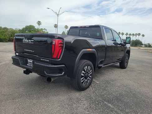 Used 2024 GMC Sierra 2500 Denali Ultimate AWD/4WD image 6
